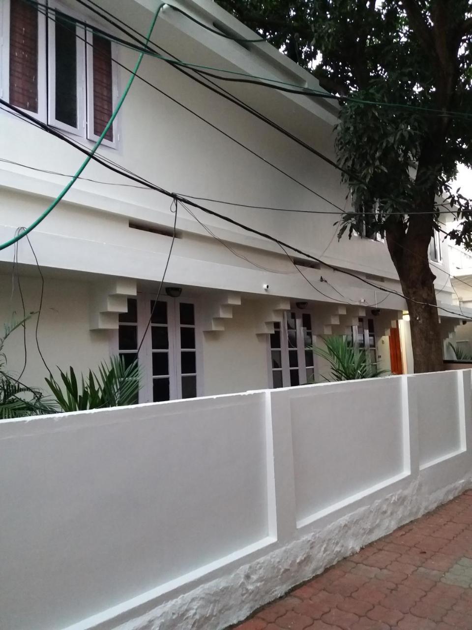 Capital Comfort Hotel Thiruvananthapuram Bagian luar foto